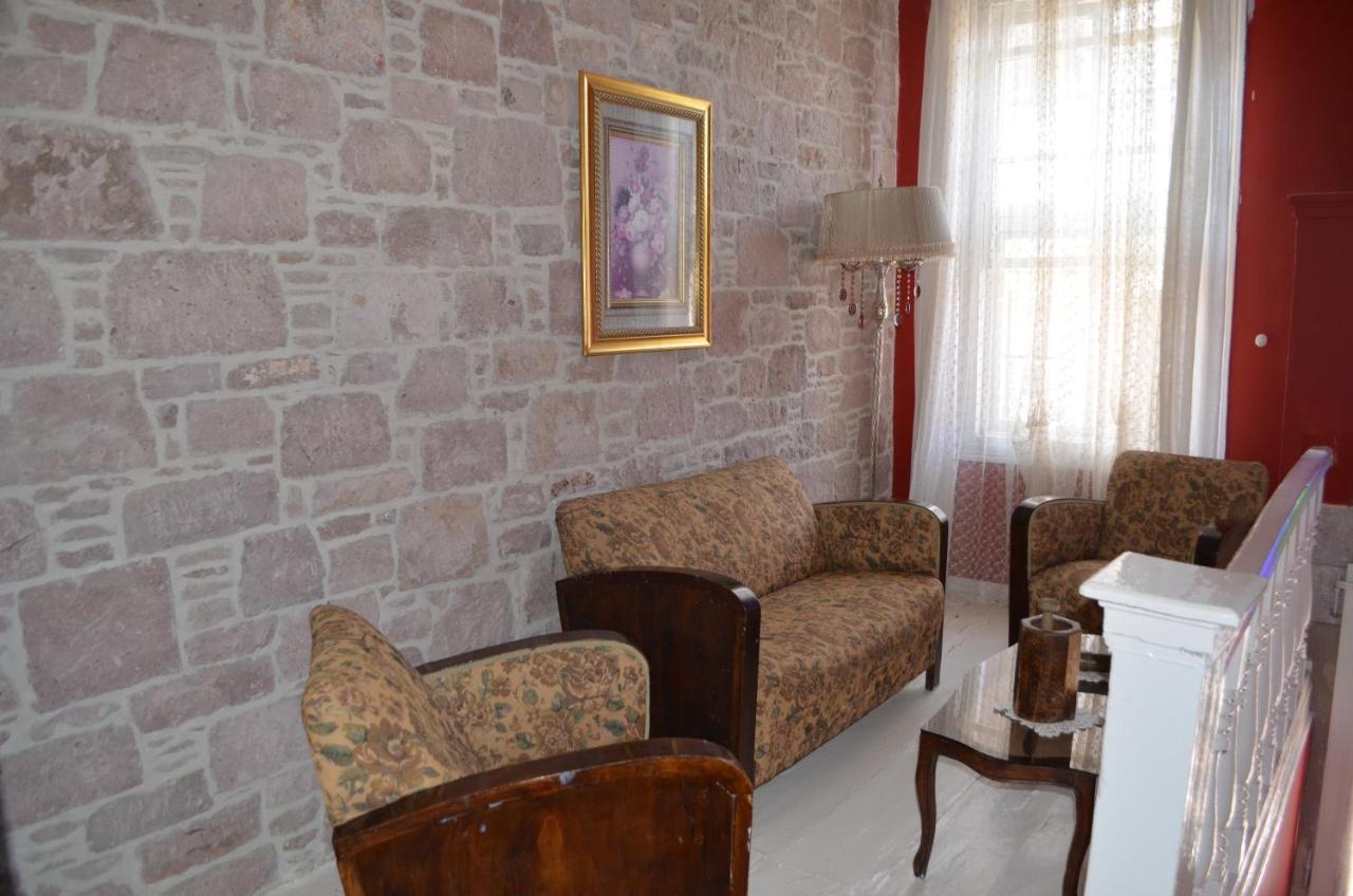 Cunda Adali Pansiyon Ayvalı Buitenkant foto